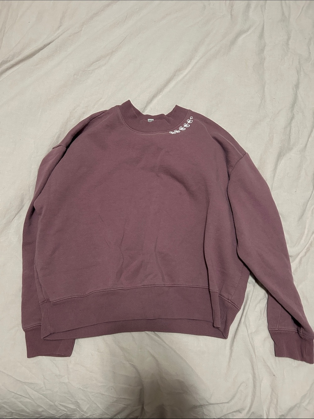 Women's Cozy Crewneck Sweatshirt in Mauve with Shoulder Embroidery